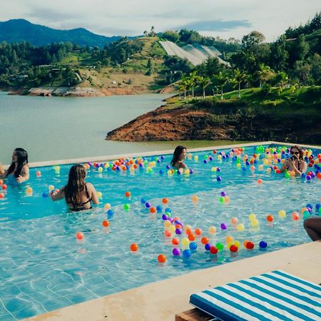 Viajero Guatape Hostel & Lake Club Kültér fotó