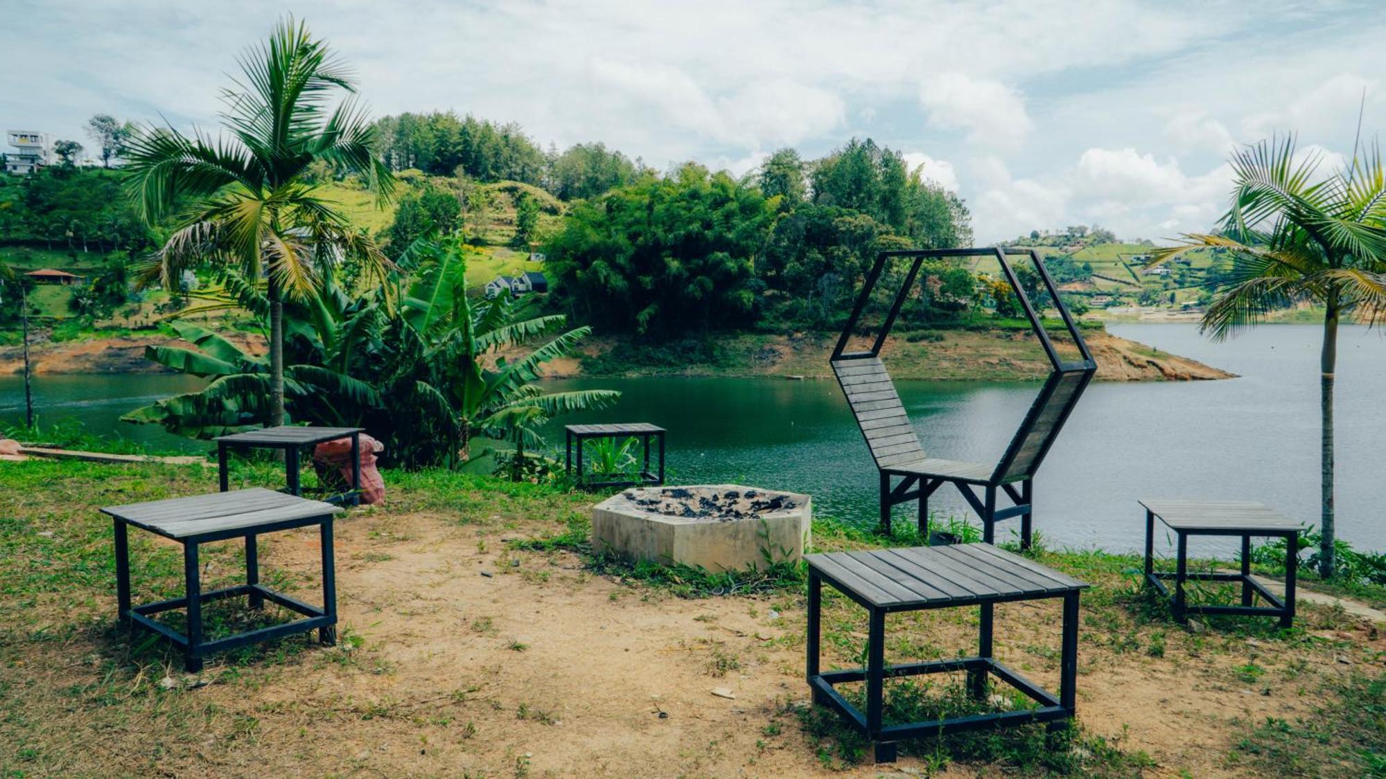 Viajero Guatape Hostel & Lake Club Kültér fotó